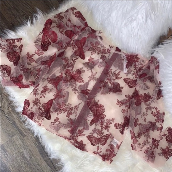 Beautiful Blouse - Picture 2 of 2